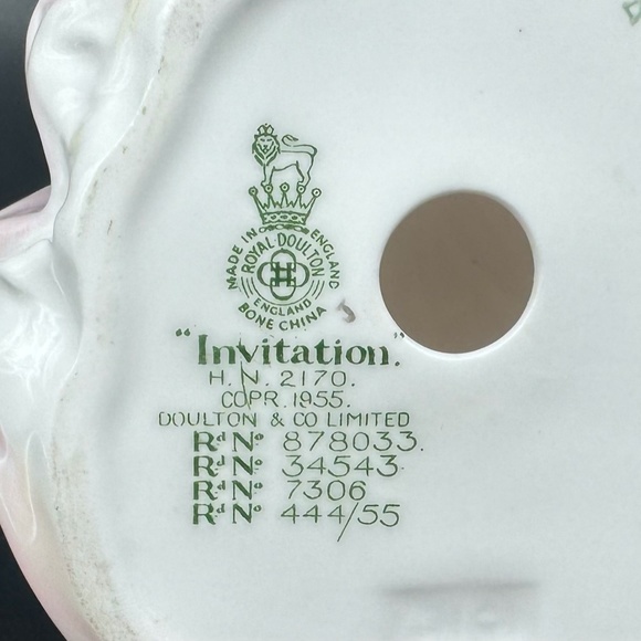 Royal Doulton 1955 Inventation HN 2170 Figurine Bone China England - Picture 6 of 6